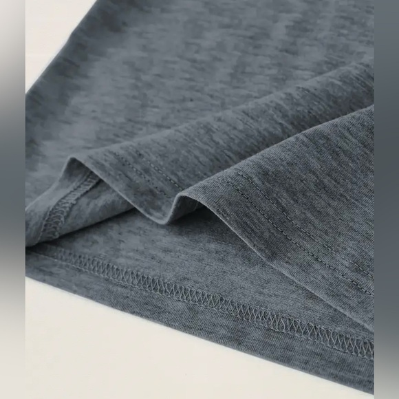 NEW T-shirt, Medium, Grey Print- Heart and paw print in white, super soft - Picture 4 of 5